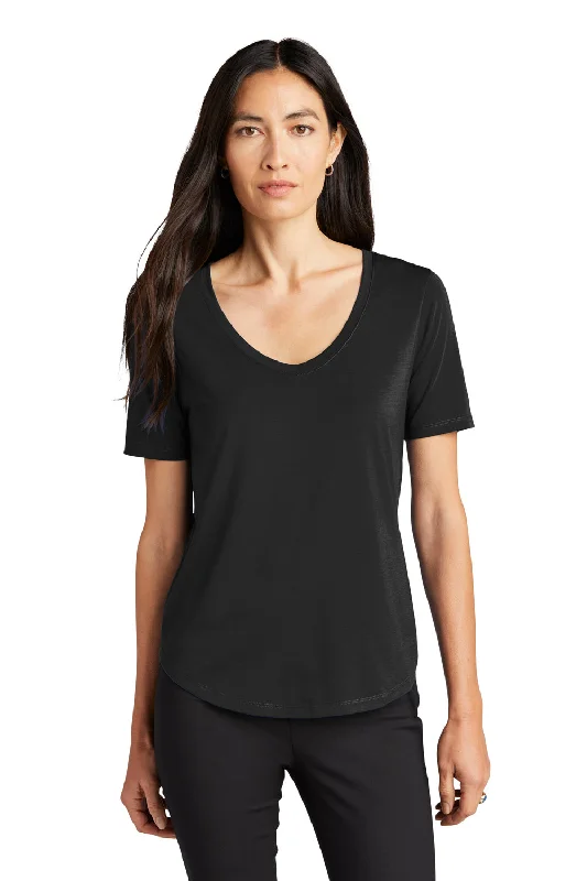 khaki crew neck t-shirts basic -Mercer+Mettle Womens Moisture Wicking Short Sleeve Scoop Neck T-Shirt - Deep Black