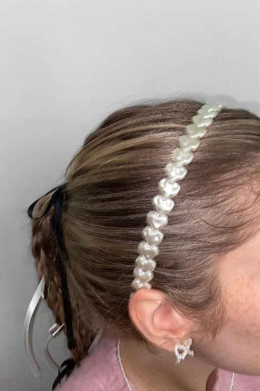 cardigan trendy white -HEART PEARL HEADBAND