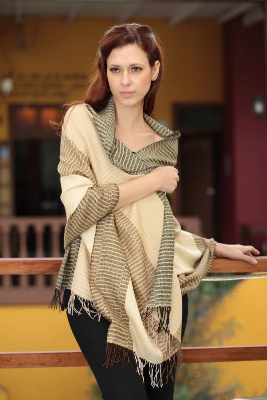 cardigan classy design -Huancayo Warmth Handmade Peruvian Alpaca Wool Patterned Shawl